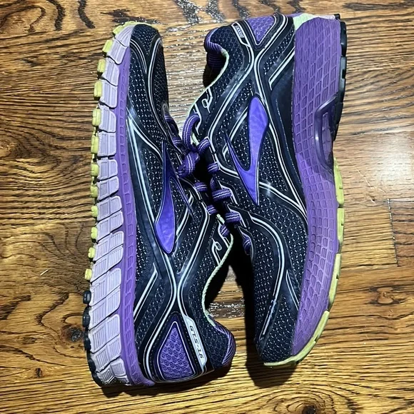 Brooks women’s sneakers - Picture 4 of 6